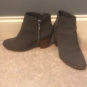 Taupe chunky heeled booties